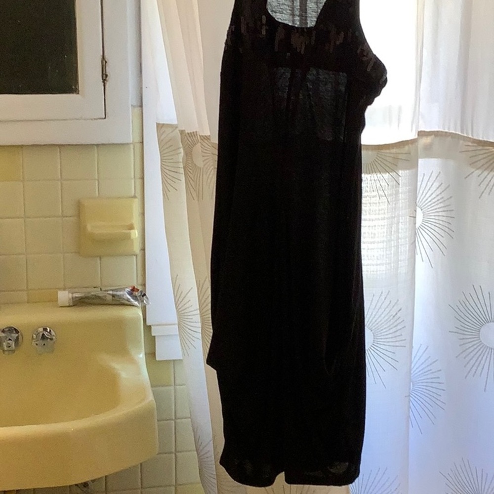 Dress with sequins and pockets